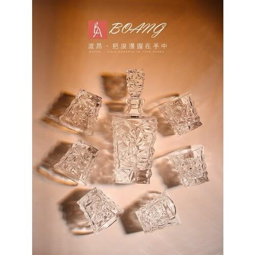 Classic Glass Rum Bottle Household European Style Sealed Whisky Flask Light Luxury Jar Flasque Alcool Table Supplies EJ50HF