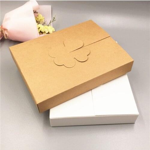 100Pcs/Lot Retro Style Four-leaf Clover Shaped Kraft Paper Boxes For Grand Event Gifts Cookies Handcraft Paper Container Boxes