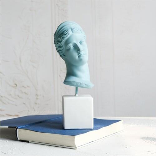 Greek Mythology Goddess of Hunting Skulls Home Decor Half-length Portrait of Modern Minimalist Angel Decoration Resin Craft