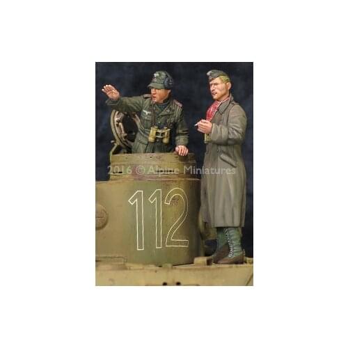 1/35 model kit resin kit armored forces in North Africa battlefield resin person 454