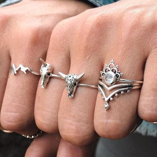4 Pcs/Set National Wind Female Rings Mountain Carving Cow Head Crown Crystal Joint Silver Color Ring Set Boho Lady Party Jewelry