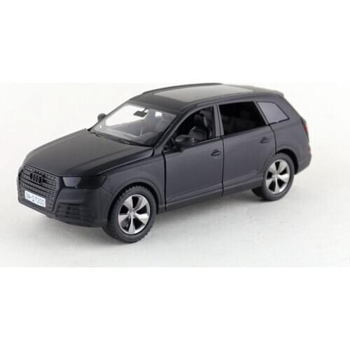 1:32 Scale/DieCast Metal Toy/Audi Q7 SUV Sport Car/Sound & Light/Pull Back Educational Collection/Festival Gift For Children
