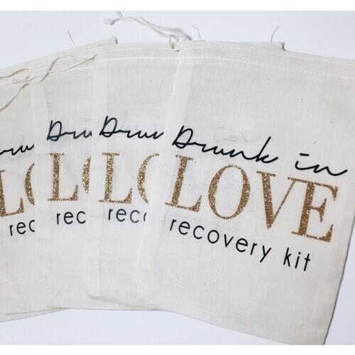 Custom 10pcs Hangovers Kit Bags Bachelorette Cotton Gift First Aid Wedding Favor Holder Bag Event Party Supplies drunk in love