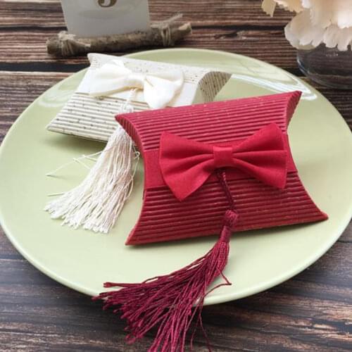 Tassels christmas box Paper Pillow Box Red and Cream Box Wedding Favor Candy Boxes Gift Packaging 60pcs