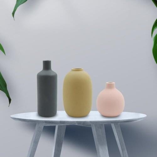 Modern Light Luxury Creative Morandi Ceramics Vase Living Room Office Desktop Flower Arrangement Container Dry Flower Vase Decor
