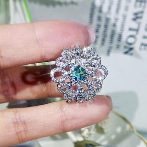 Retro Luxury Temperament Super Flash Hollow Zircon Womens Ring Elegant Green Zircon 925 Silver Womens Ring Party Jewelry