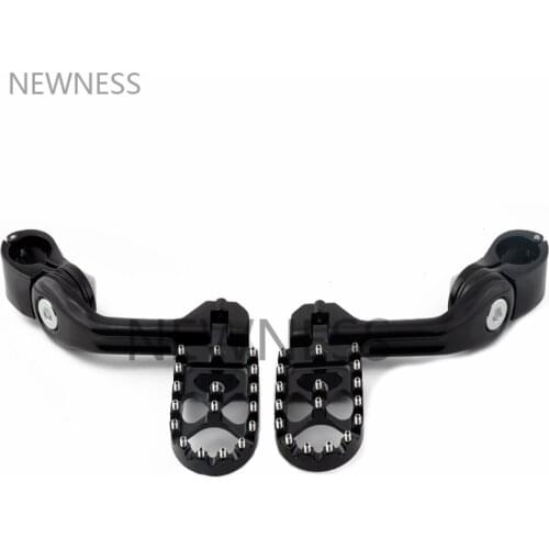 Motorcycle Highway Wide Foot Pegs MX Roating Footrest with Clamp 32mm For Harley Touring Road Glide Softail Dyna Wide Glide