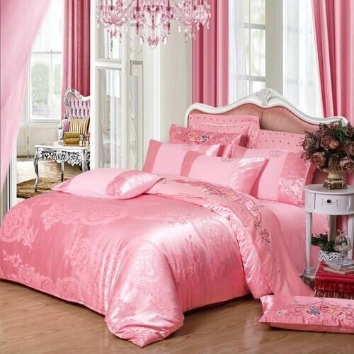 Luxury Satin Jacquard Bedding Sets Silk Duvet Cover Bedspreads and Clothing Sets Bed Sheets Pillowcases Pillow Shams Bedcover