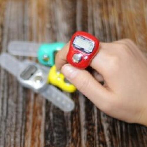 With retail package10pcs/lot Mini LCD Electronic Digital Golf Finger Hand Held Tally Counter too musabah hatim tasbih for muslim
