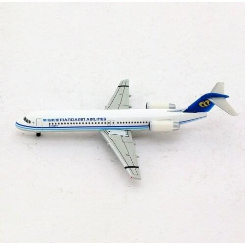 Diecast 1/500 Collectible Fokker Mandarin Airlines 100 B-12291 ERJ-190 Airplane Model Toy Aircraft Alloy Die-Cast & Toy