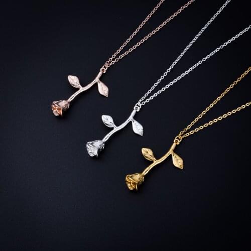 Rose Flower Pendant Necklace for Women Silver Plated Retro Bohemia Botanical Necklace Elegant Fresh Women Fashion Party Jewelry