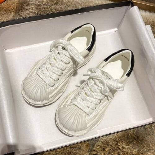 2021 Fashion Leather Sport Shoes for Women Running Shoes Designer Dissolve Luxury White Black Casual Female Sneakers Shoes