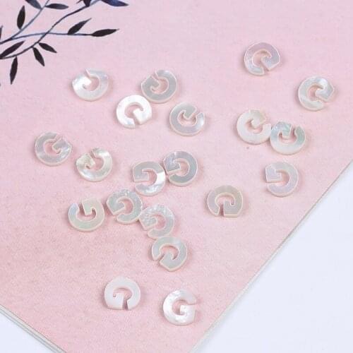 Natural White 26 Capital Letter Mother Of Pearl Shell Loose Beads Charm For Jewelry Making Necklace Bracelet Accessory Wholesale