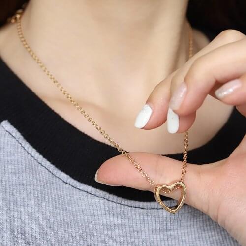 Necklace for Women Fashin Love Chokers Hollow Heart-shaped Long Custom Necklace Dainty Pendant Statement Couple Gift