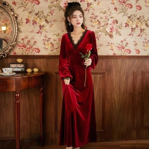 Elegant Woman Winter Dress 2021 Red Velvet Nightwear Ankle Length Long Nightgown v Neck Lace Home Wear French Style Green FG261