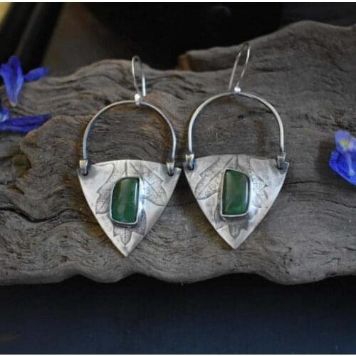 Fresh Green Stone Embellished Vintage Silver Metal Triangle Drop Earrings for Women 2021 Fashion Brand Designer Jewelry