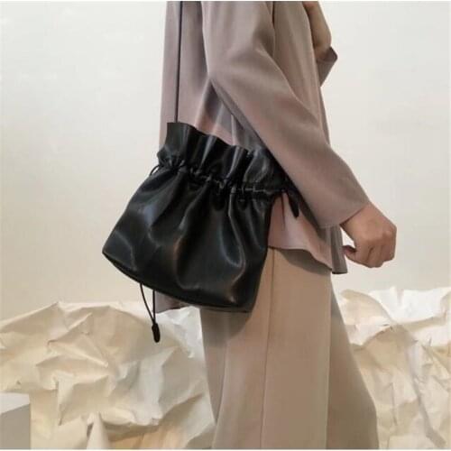 2021 Classic small Drawstring Shoulder Bag Fashion women Casual Leisure Quality Pu Leather Mini Cellphone Crossbody Bag Purses