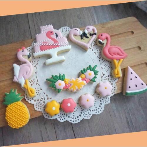 Omilut 8pcs DIY Flamingo Mold Creative Baking Flamingo Party Fondant Cake Embossing Stencil Mold Biscuit Mold