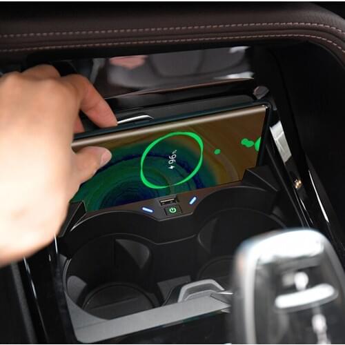 15W Wireless Charging Pad F48F49F39Mobile Phone Wireless Charger Suitable For BMW X1 X2 2016-2021 F39 F48 F49 Wireless Charger
