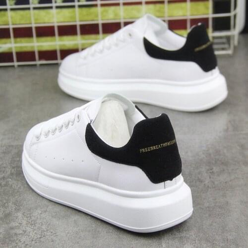 Womens skateboard flat sandals womens streetwear shoes for girls white shoes Fashion leisure walking trainers shoes mcqueens