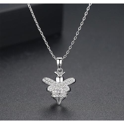 Tiny Trendy Cubic Zirconia Crystal Cute Bee Pendant Necklace Luxury Lifelike Insect Design Necklaces For Women Jewelry