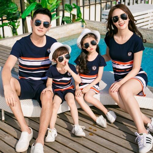 LYONAVA T-shirts For Dad And Son For A Photo Shoot