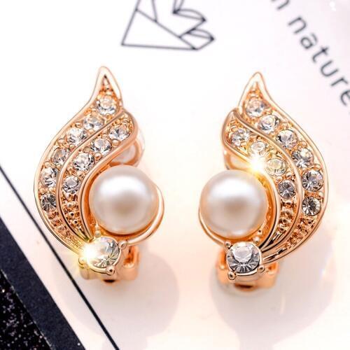 New Pearl Earrings No Pierced Ear Clip for Women with Austrian Crystal Fashion Wing Shape Designer Clip Earing Girls Gift