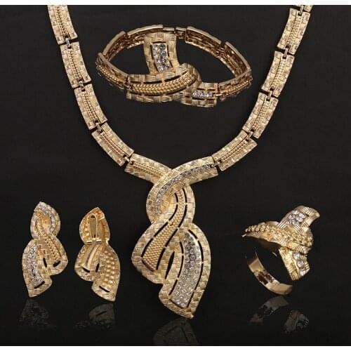 Fani 2020 Exquisite Dubai gold Jewelry Set Wholesale Bijoux Nigerian Woman Wedding Jewelry Set African Beads Bridal Jewelry Set