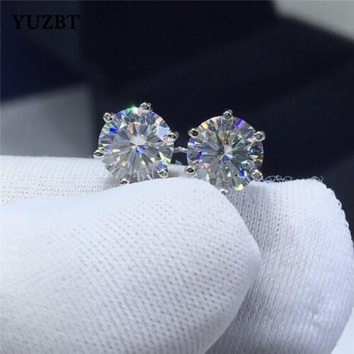 18K White Gold Plated Total 1.6 ct Gemstone Excellent Cut Diamond Test Past D Color 10 Heart&10 Arrows Moissanite Stud Earrings