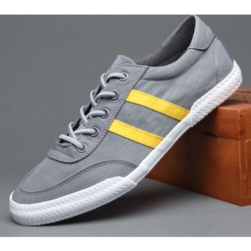 Canvas Slip on Shoes Men Flats Summer Shoes Men New High Fashion Shoes Designer Sneakers Men High Quality Comfort Trainers