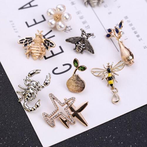 2018 Fashion Jewelry Enamel Pins Crystal Pearl Flower Plane Bee Brooch Set Lapel Pin Men Suit Brooch Vintage Insect Brooch Women