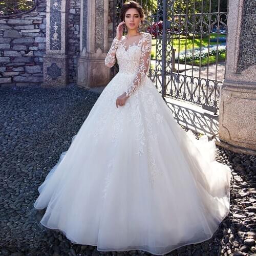 Chic Scoop Lace Wedding Dress Ball Gown Long Sleeves Bridal Gown Robe de Mariee Appliqued Bride Dress