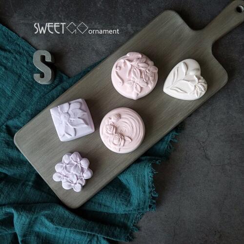 2pcs Artificial Moon cake 6cm Simulated fake dessert clay wagashi showcase photography props artificial Foods