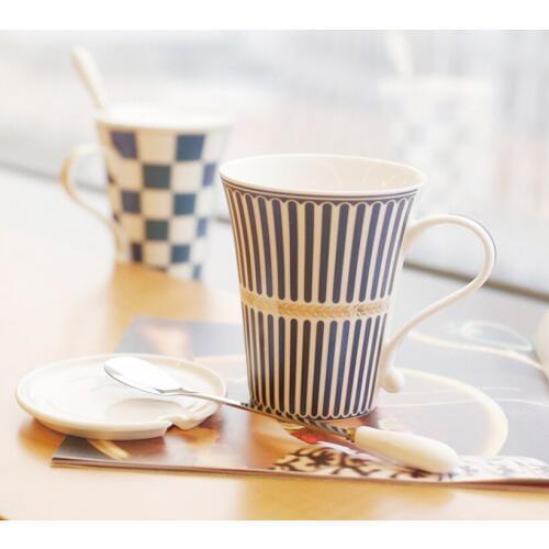 Creative ceramic mug set Couple coffee cup with lid with spoon British wind 300ML