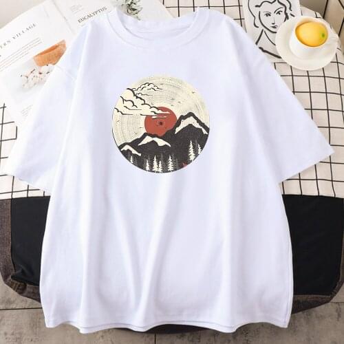 Japanese Ukiyo-E GraphicWomens Tee Shirt Hip Hop Loose Streetwear 2021 Summer Fashion Tops Fashion Basics Black T-Shirt Women