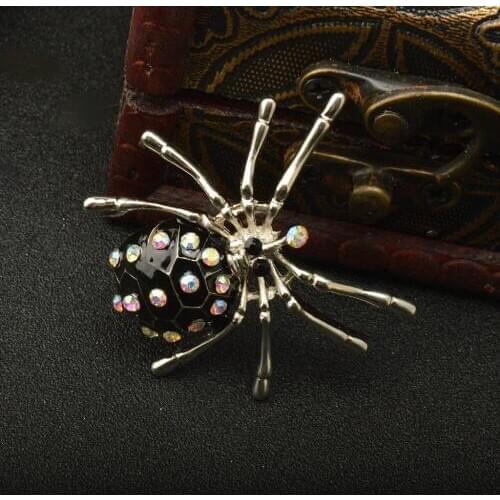 MZC Bohemia Charms Spider Brooch Metal Mix Color Anime Animal Brooches for Womens Suit Dress Brosch Broches Bijoux Femme Gift