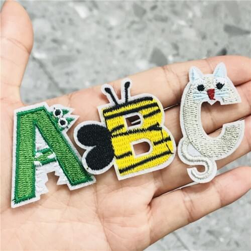 1Pcs Animals Bee Giraffe Frog English Alphabet Letter A-Z Applique Iron On letters Patch For Clothing Badge Paste Bag Shoes
