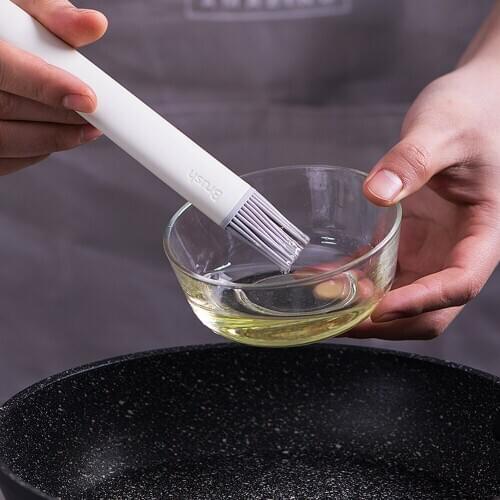 High Temperature Resistant Simple And Practical Food Grade Silicone Oil Brush Creative Split Barbecue Brush Kitchen Baking Tools