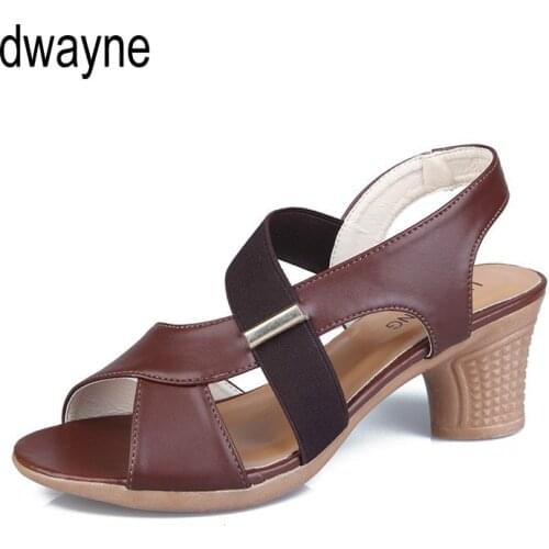 Women Shoes Soft Genuine Leather Fashion Sandal Female Flat Sandals Women Casual Summer Beach Shoes Female Buckle 2019