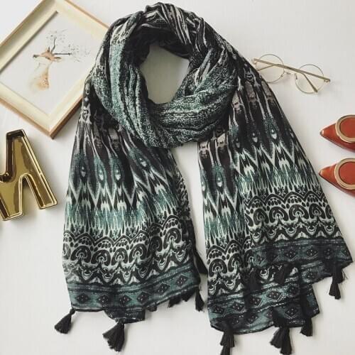 Fashion viscose totem pattern print colorfull tassels modal hijab women scarf/scarves wraps Muslim foulard bandana 10pcs/lot