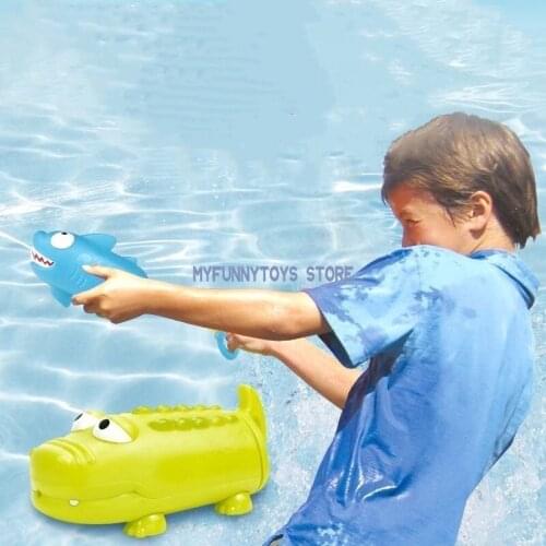 Cute Water Gun Toys Pull-out Fun Spray Wrist Hand-held Childrens Outdoor Beach Play Water Toy Gun for Boys Sports Summer Gifts