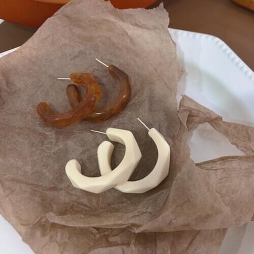 LOVOACC Minimalist Brown White Arcylic Irregular Earrings for Women Girl C Shape Circle Geometrical Hoop Earrings Party Jewelry