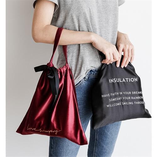 Nordic Minimalist Embroidered Velvet Storage Bag Vogue Scandinavian Luxury Foldable Bundles Cosmetic Food Storage Bag Container