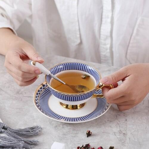 European Luxury Porcelain Coffee Cup Saucer Modern Creativity Simply Handmade Tea Cups Coffee Ceramic Canecas Drinkware EK50BD