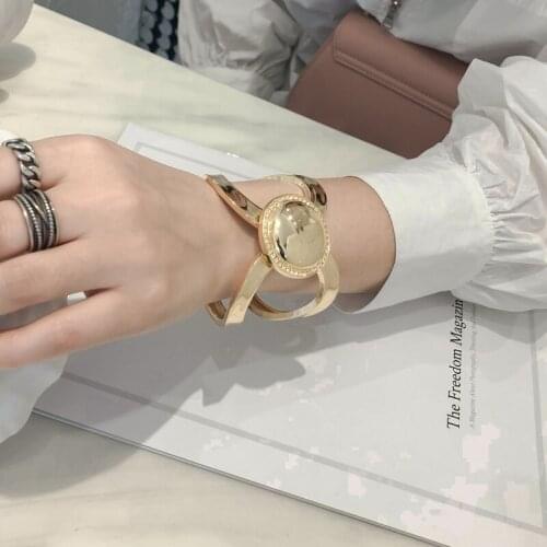 Trendy Gold Bangles & Bracelets Geometric Alloy Open Retro Hollow Cuff Bracelet Women Party Wedding Gifts Jewelry Accessories