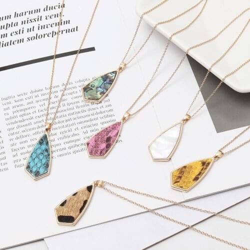 Brand Kendra Kite Design Leopard Snakeskin Leather Kite Pendant Necklaces Pearls Shell Abalone Long Chain Pendant Necklaces