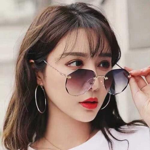 Sunglasses Womens fashion versatile sunglasses personality trends large frame outdoor sports uv glasses