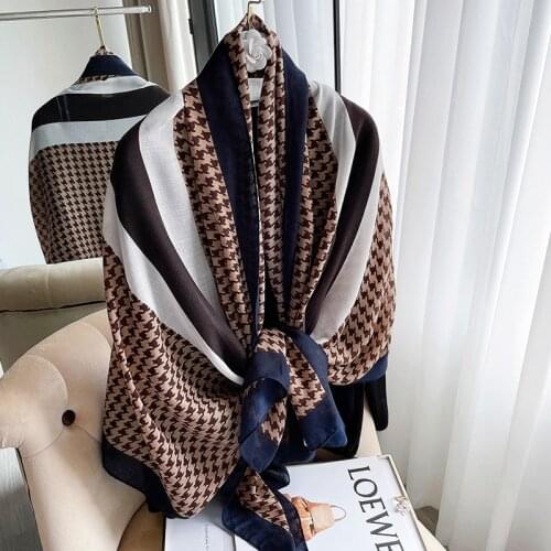 Luxury Brand 2021 Autumn Winter Women Scarf Beach Shawl Cotton Lady Fashion Plaid Scarves Bandana Pashmina Wrap Hijab Muffler
