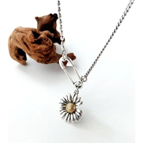 Miuoxion Retro Pin Daisy Necklace Fashion Personality Punk Party Jewelry For Women Feature Nmour Charm Gift All Seasons