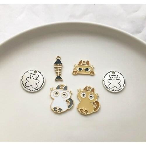 Cartoon jewelry material, hip-hop style necklace, retro distressed bear medal pendant, diy earring jewelry